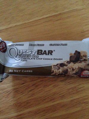 Quest Bar Chocolate Chip Cookie Dough Protein Bar