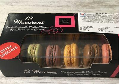12 Macarons