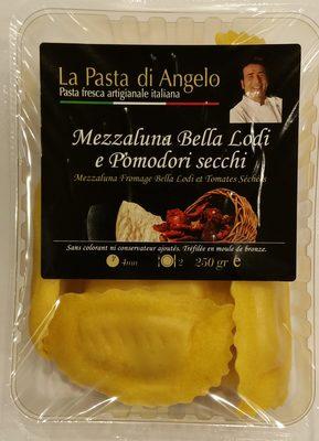 Mezzaluna Bella Lodi E Pomodori Secchi