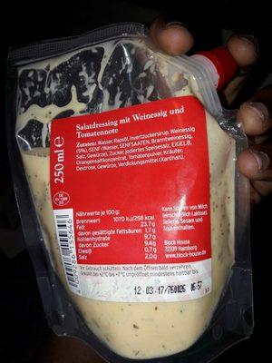Salatdressing Mit Weinessig Und Tomatennote